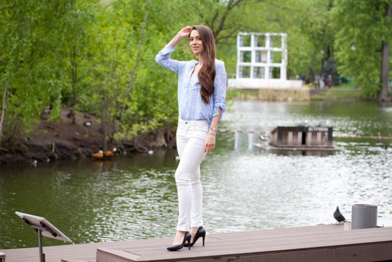 Styling Tips for White Jeans