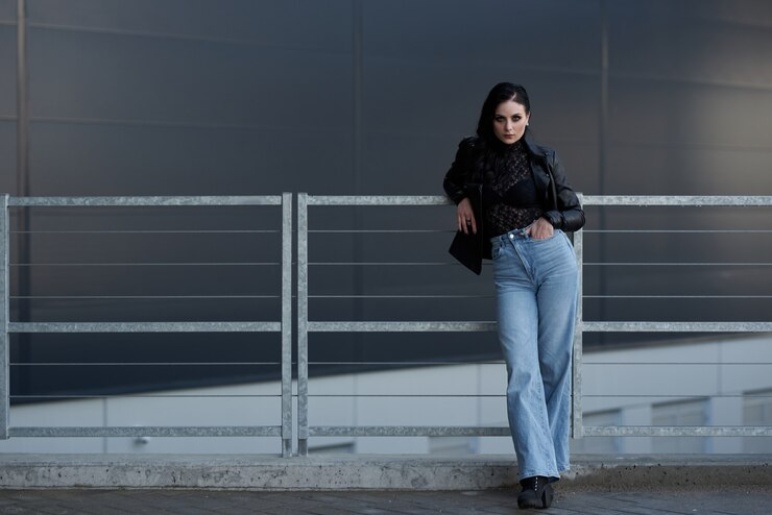 Styling Tips for High Waisted Wide Leg Jeans